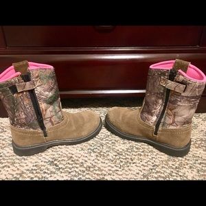 🥾Girls camo boots 🥾